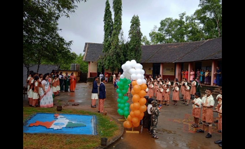 Independence Day Celebration at Alevoor Poornaprajna Public School